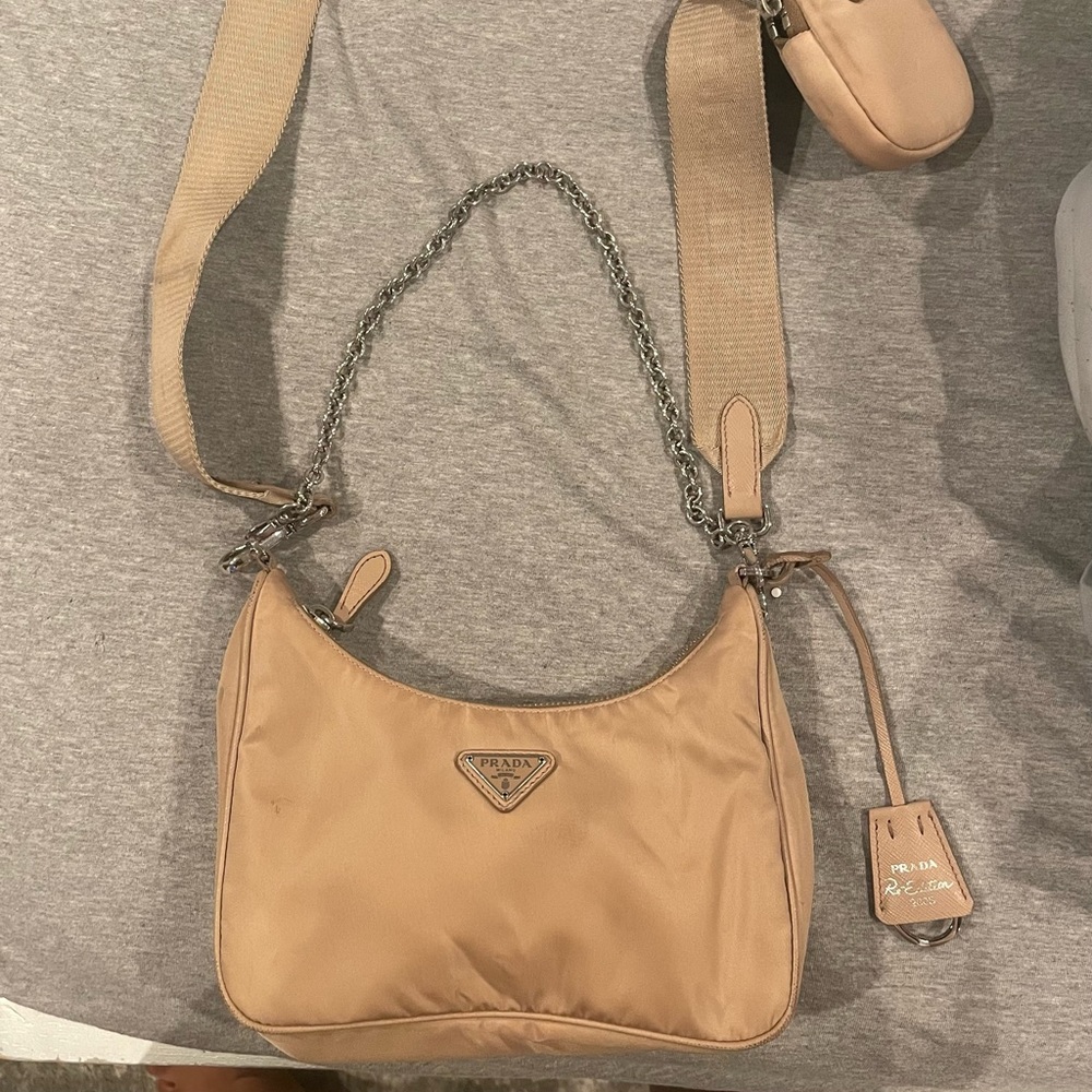 Nude Prada Re-Edition 2005 Shoulder Bag
